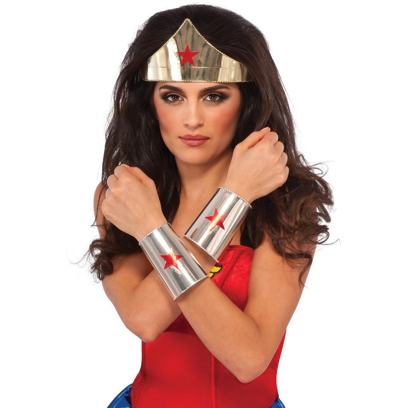 DC Comics Wonder Woman Deluxe Accessory Kit, 1 of 2