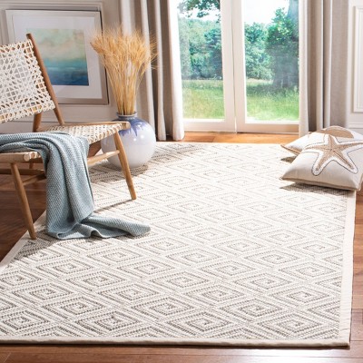 Ivory Geometric Hand-Knotted Wool and Synthetic Rug, 5'x8'