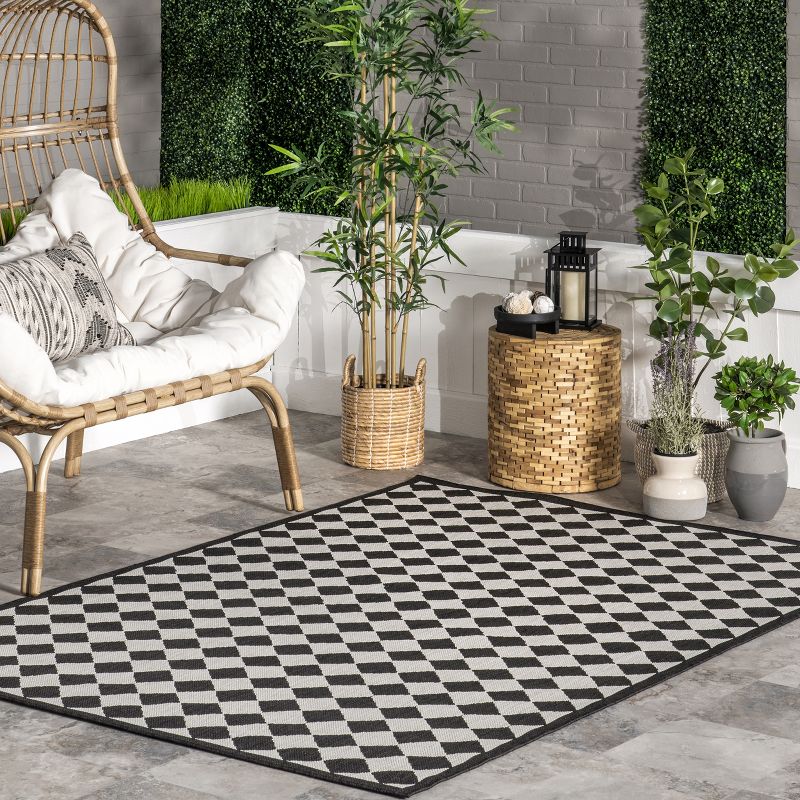 nuLOOM Valery Black & White Checkered Indoor and Outdoor Patio Area Rug, 2 of 10