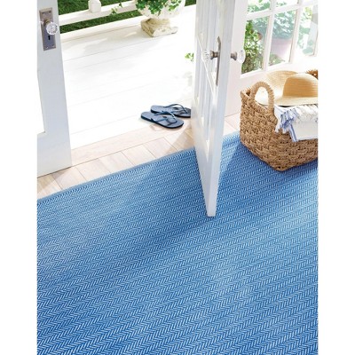 Classic French Blue Herringbone Handwoven 4'x6' Synthetic Rug