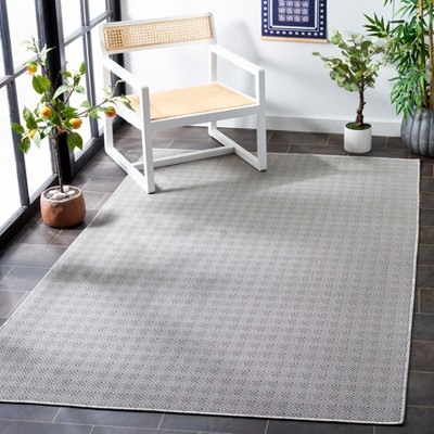 Gray Diamond Pattern Synthetic Indoor/Outdoor Area Rug, 5'-1" x 7'-6"