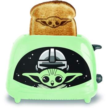  Uncanny Brands Star Wars The Mandalorian 2-Quart Slow Cooker-  Kitchen Appliance-Baby Yoda: Home & Kitchen