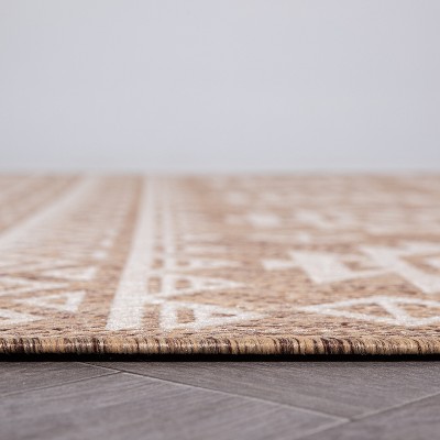 Bohemian Geometric Brown Synthetic 5' x 7' Indoor/Outdoor Rug