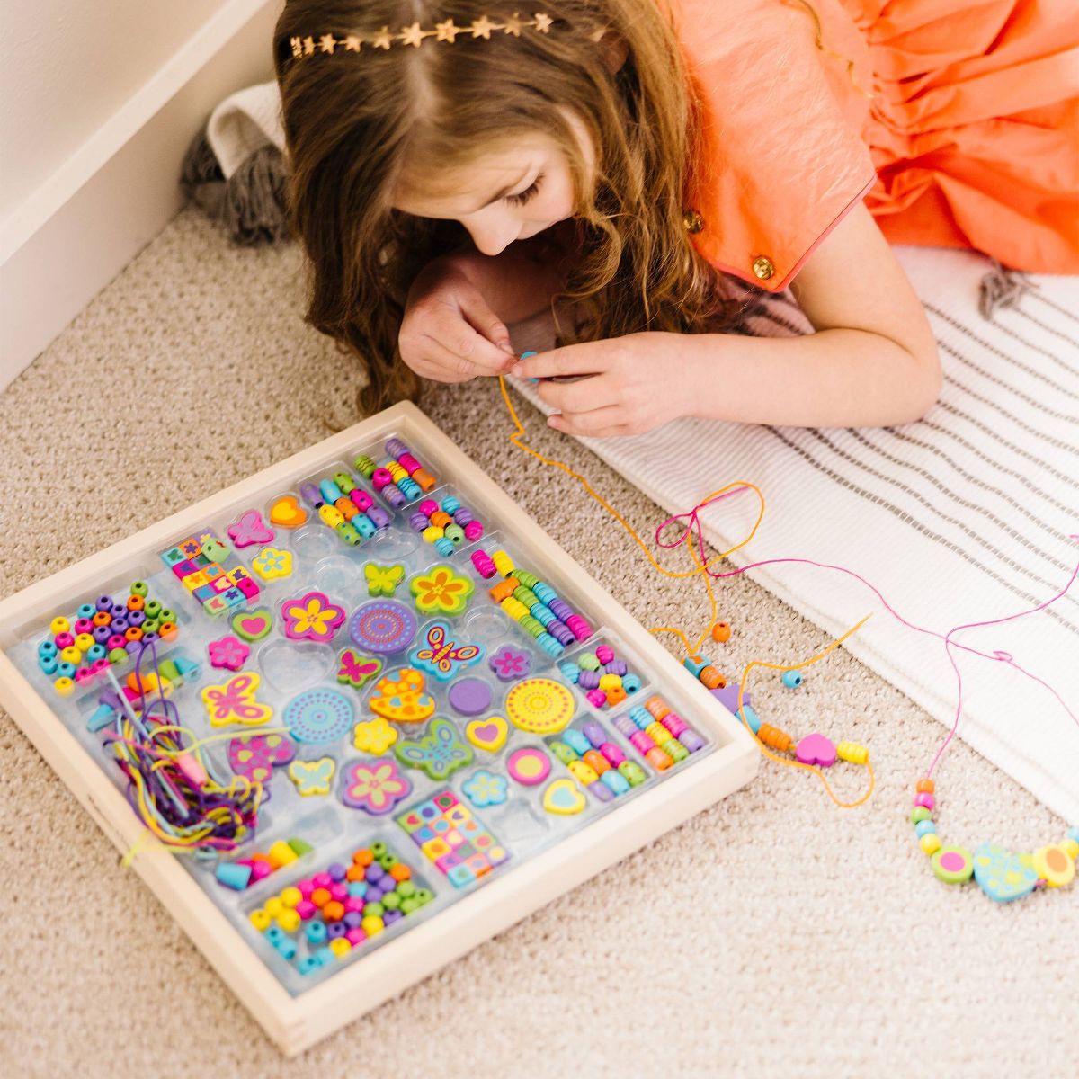 Melissa & Doug Bead Bouquet Deluxe Wooden Bead Set With 220+ Beads for Jewelry-Making: Craft Activity for Kids - thumbnail 6