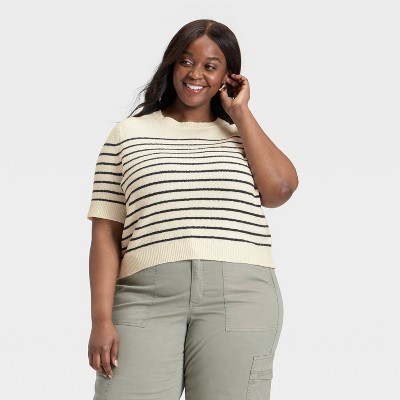 Women's Short Sleeve Crewneck Pullover Sweater - Universal Thread™