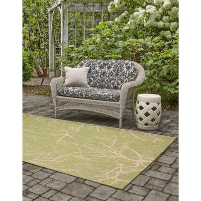 Light Green and Beige Botanical Outdoor 8'x11' Polypropylene Rug