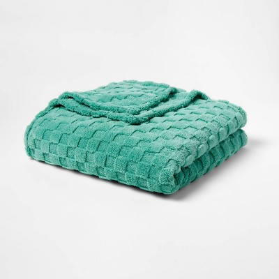 Checkered Jacquard Plush Blanket - Room Essentials™