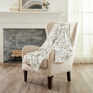 Great Bay Home Velvet Plush Fleece Holiday Printed Warm and Cozy Throw Blanket - 1 of 4
