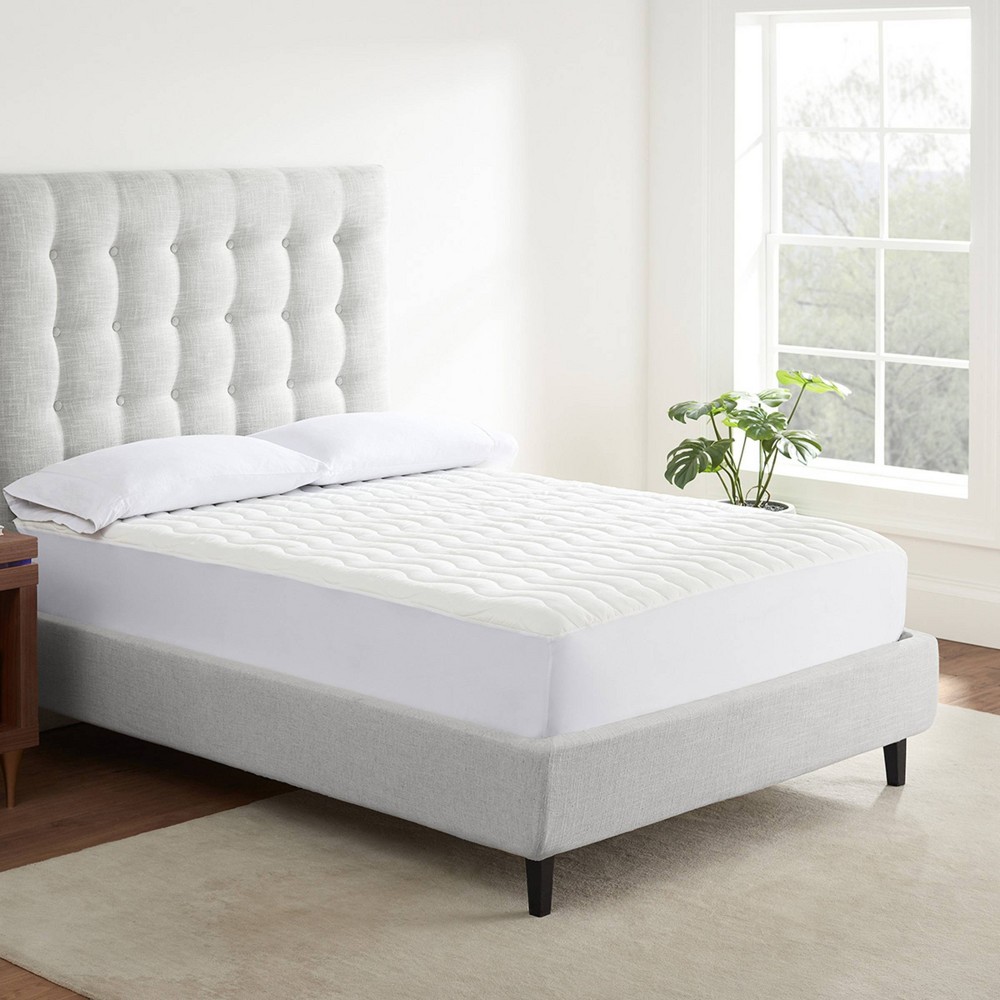 Serta Queen Basic Comfort Quilted Mattress Pad: Moisture-Wicking, Stain & Water-Resistant, 220 Thread Count