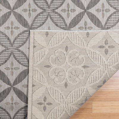 Niala Gray and Ash Synthetic Flatweave Indoor/Outdoor Rug, 5'3" x 7'