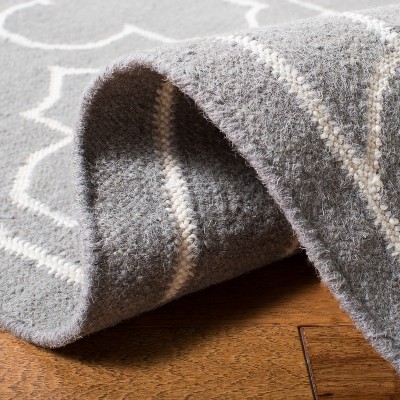 Modern Handwoven Geometric Wool Rug in Grey/Ivory, 6' x 9'