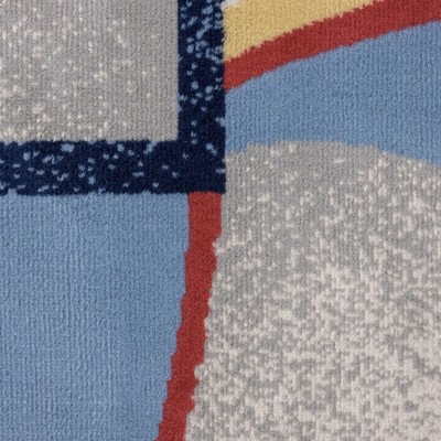 Navy and Red Synthetic Stain-Resistant Area Rug, 5'3"x7'5"