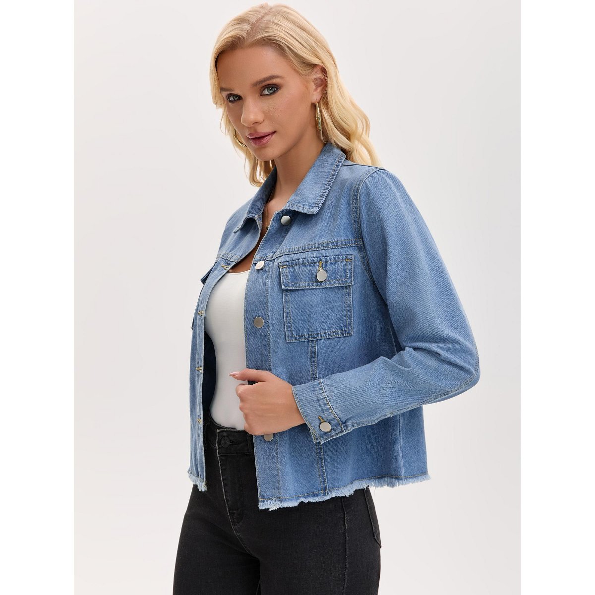 Женские куртки INSPIRE CHIC Women's Denim Turndown Collar Shacket Long Sleeve Frayed Hem Button Down Cropped Jean Jacket Large Blue — фото 2