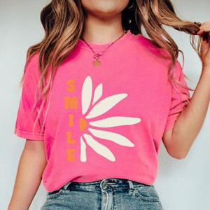 Simply Sage Market Smile Daisy Garment Dyed Tee - 1 of 4