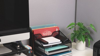 Black Metal Mesh 5-Compartment Desktop Organizer