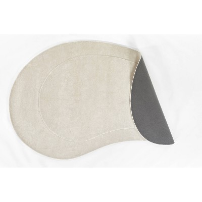 Ivory Kidney-Shaped Handmade Wool Area Rug, 6' x 9'