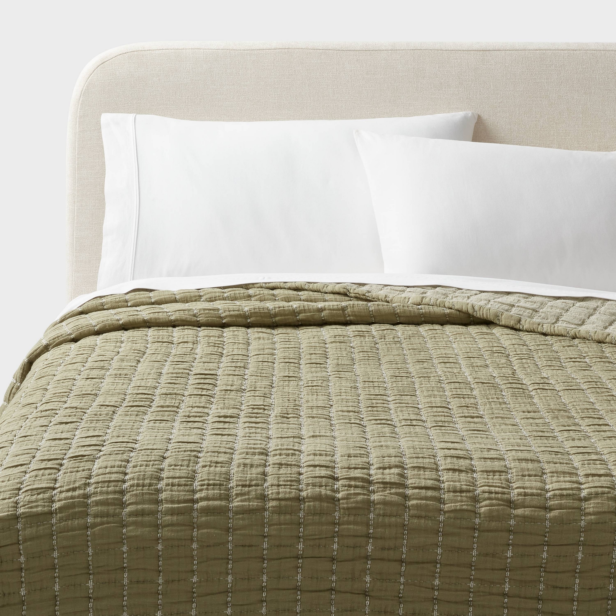 Full/Queen Yarn Dye Crinkle Grid Quilt Moss Green - Threshold™