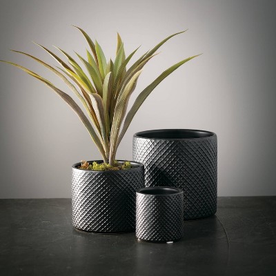 Sleek Modern Black Ceramic Pot Trio, 3"-5.75"H Patterned Exterior