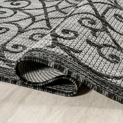 Boho-Chic Spanish Filigree Light Gray & Black 9'x12' Outdoor Rug