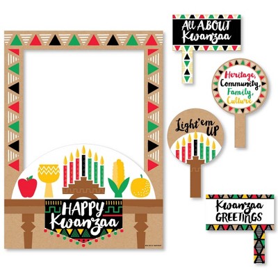 Big Dot of Happiness Happy Kwanzaa - Party Selfie Photo Booth Picture Frame and Props - Printed on Sturdy Material