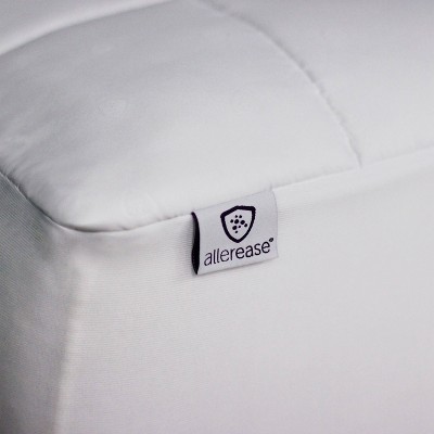 Queen White Hypoallergenic Waterproof Mattress Topper