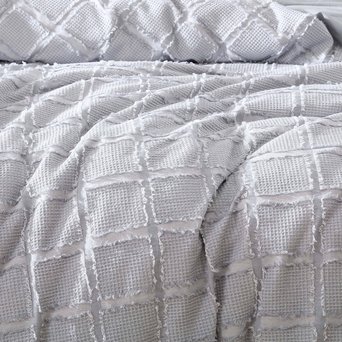 Постельное бельё Riverbrook Home 3pc Queen Jadan Clip Waffle Comforter Bedding Set Gray: Jacquard, Machine Washable, цвет: Серый — фото 3
