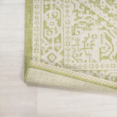 Sinjuri Green/Cream Medallion 4' x 6' Reversible Indoor/Outdoor Rug