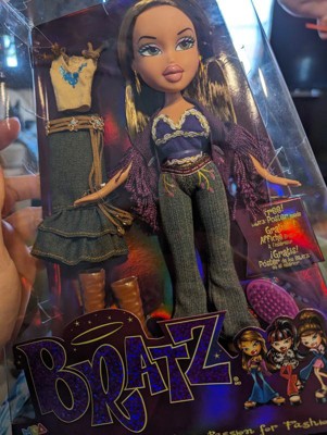 Bratz Original Fashion Doll Fianna Series 3 W/ Outfits & Poster