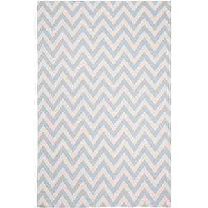 Dhurries DHU557 Hand Woven Flat Weave Indoor Rugs - Safavieh - 1 of 4