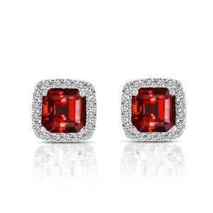 Guili Sterling Silver Square Stud Earrings with Clear Cubic Zirconia – A Timeless and Elegant Jewelry Piece for a Versatile and Sophisticated Look - 1 of 3