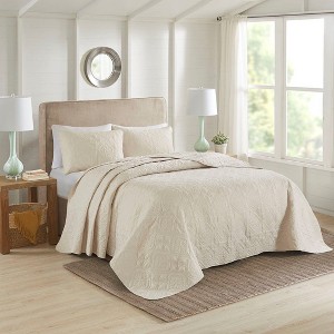 Sapphtopaz Oversized Reversible Queen Comforter Set Medallion Quilting Technique Quilt Set Bedspread 1 Quilt, 2 Pillow Shams, Machine Washable - 1 of 4