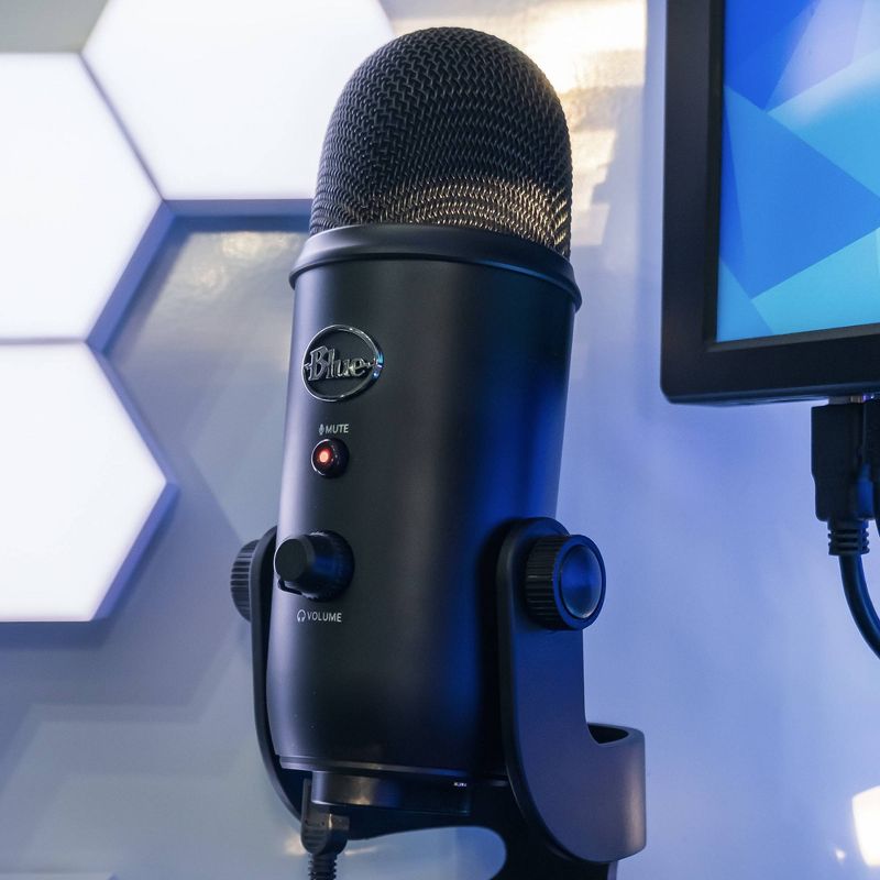 Blue Blackout Yeti Gaming and Streaming Microphone, 3 of 11