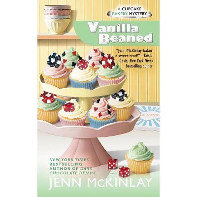 Vanilla Beaned - (Cupcake Bakery Mystery) by  Jenn McKinlay (Paperback)