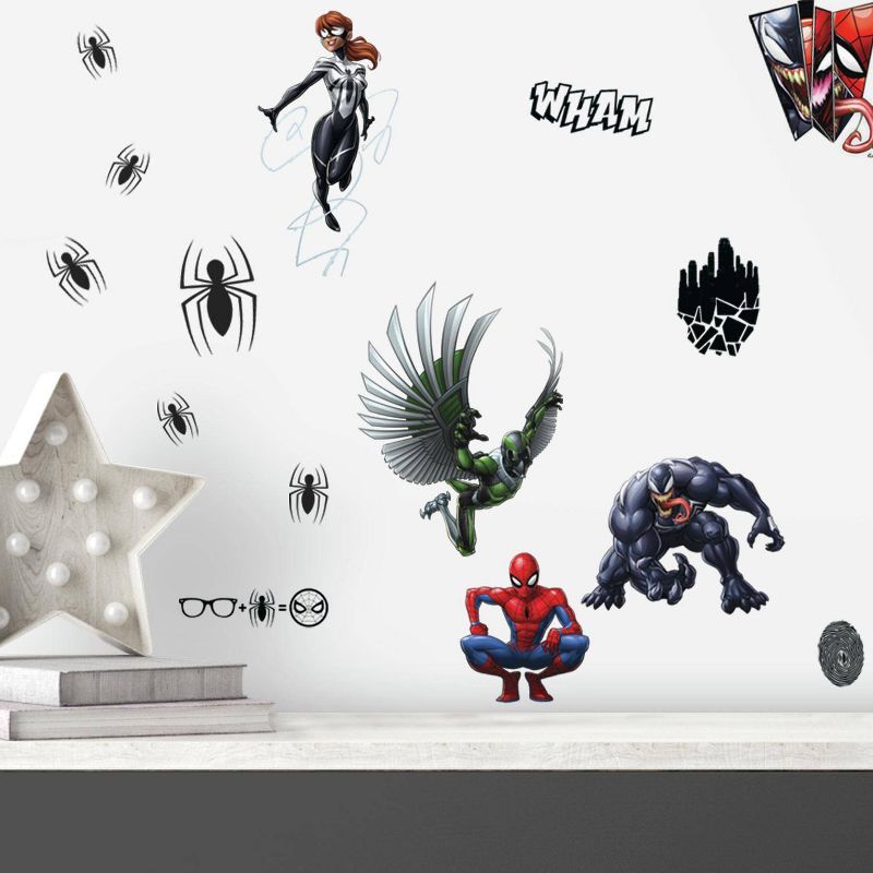 Spider-Man Favorite Characters Peel and Stick Kids&#39; Wall Decals - RoomMates, 4 of 9