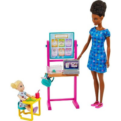 Barbie Careers Teacher Playset with Brunette Fashion Doll, 1 Small Doll, Furniture & Accessories