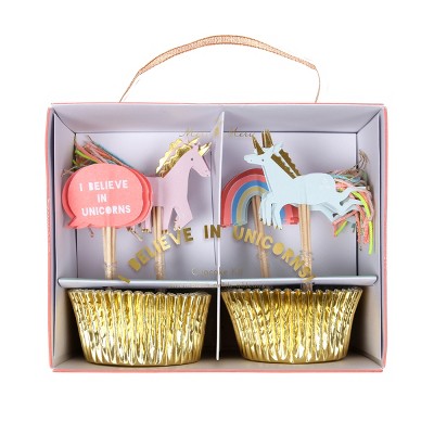 Meri Meri - I Believe In Unicorns Cupcake Kit - Baking Cups - 24 cupcake liners with toppers