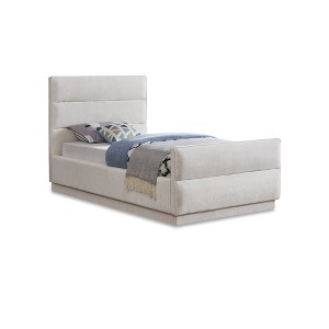 Meridian Furniture,Paxton Chenille Fabric Bed - 1 of 4