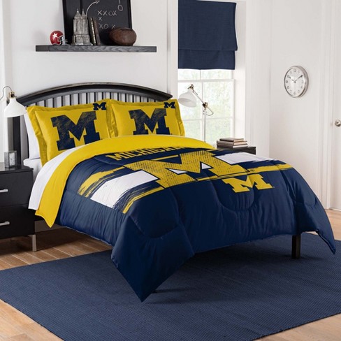 Ncaa Michigan Wolverines Comforter & Pillow Sham Set : Target