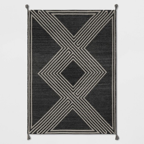 Black Outdoor Rug / How To Choose And Care For An Outdoor Rug Stonegable / It has a rating of 4.7 with 308 reviews.