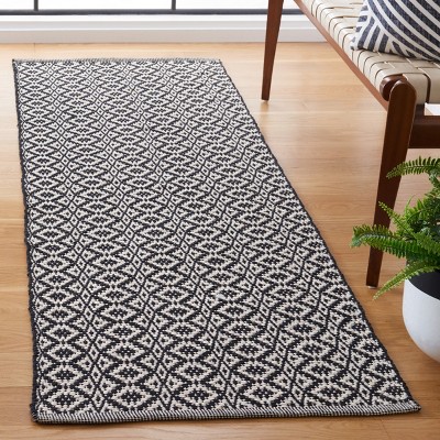 Ivory and Black Hand-Woven Cotton Wool Montauk Area Rug