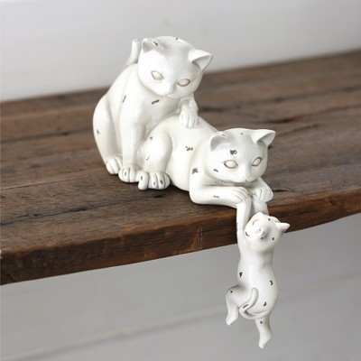 Lakeside Helping Hand Ceramic Cat Shelf Sitter Decoration with Distressed Finish