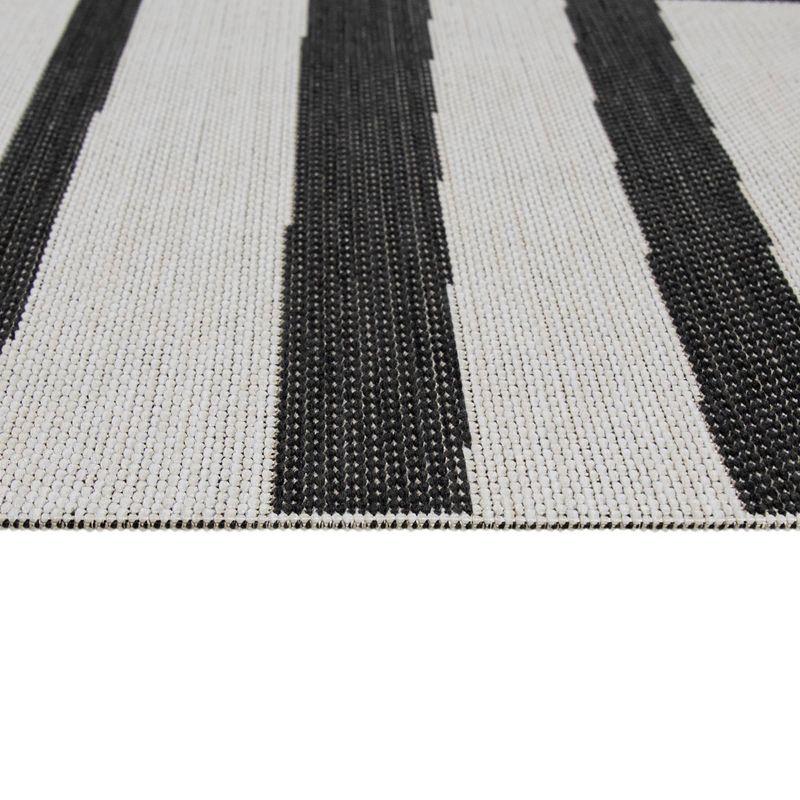 5&#39;3&#34;x7&#39; Mod Directional Lines Outdoor Rug Black - Threshold&#8482;, 3 of 4