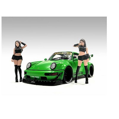 "Auto Salon Girls" 2 piece Figures Set for 1/18 Scale Models by American Diorama