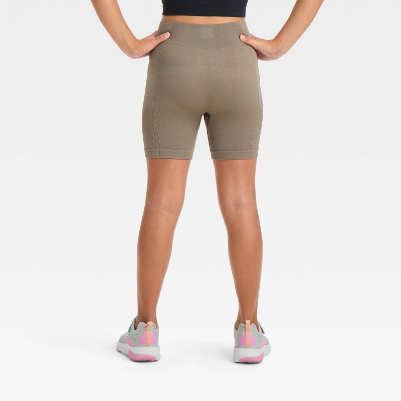 Girls&#39; Seamless Bike Shorts - All In Motion™, 3 of 7
