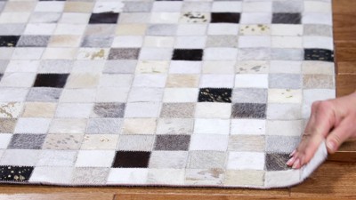 Handmade Black Geometric Cowhide Hand-knotted Rug 27" x 7"