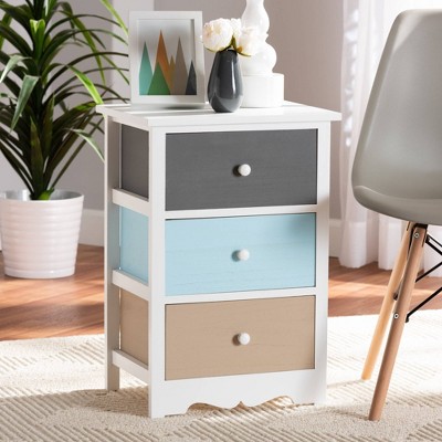 Kalila White Wood 3-Drawer Nightstand with Scalloped Edges
