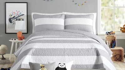 Lavelle Red and Blue Reversible Full Microfiber Quilt Set