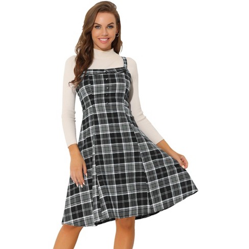 A line outlet pinafore