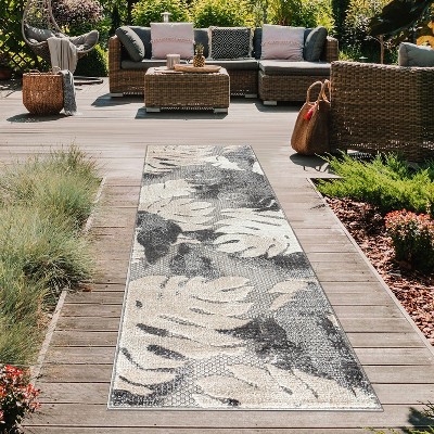Gray Floral Palm Leaves Synthetic Indoor/Outdoor Runner Rug 2' x 7'