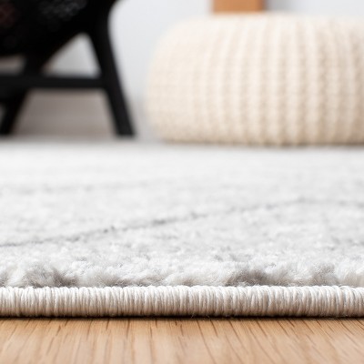 Rustic Lodge Chic Red & Beige Synthetic Area Rug - 5'1" x 7'6"